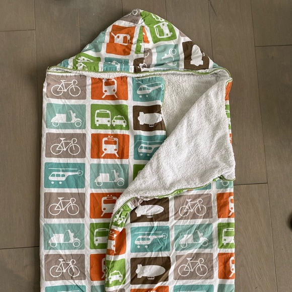 Dwell Studio Large hooded towel - Picture 1 of 6